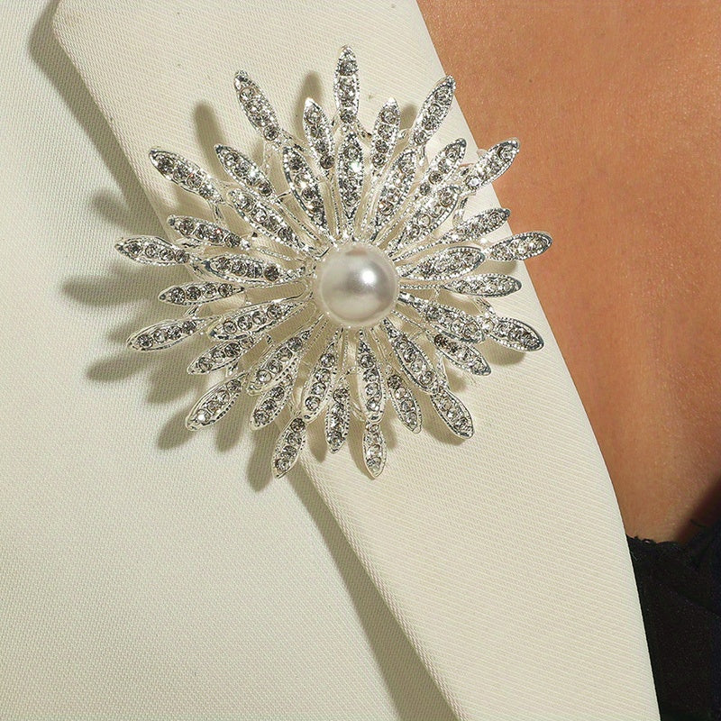 Spilla a doppio strato di lusso con perle di imitazione e strass, accessorio di moda per abbigliamento femminile, versatile per l'uso quotidiano, compatibile con tutte le stagioni.