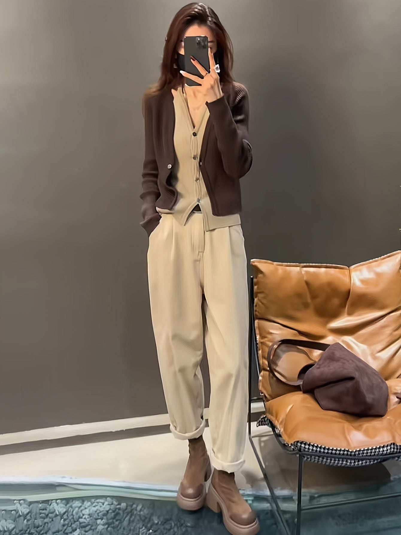 Set moda autunno per donna: jeans beige trendy e cardigan finto due pezzi, abbinamento a due capi di alta qualità/comodo traspirante/moderno (la parte superiore è taglia media), Abbigliamento da Festa per Donne, Abbigliamento da Viaggio per Donne, Donna,