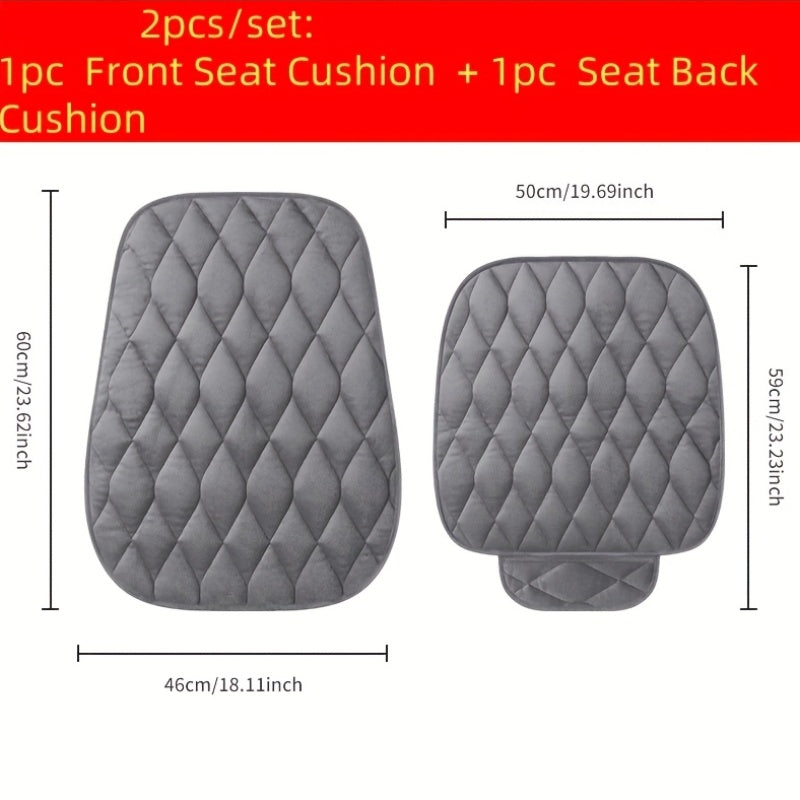 Un set di due cuscini per auto, essenziali per l'autunno e l'inverno, con morbide fodere in peluche e tasche portaoggetti per una guida confortevole, compatibili con vari interni auto e realizzati in memory foam.