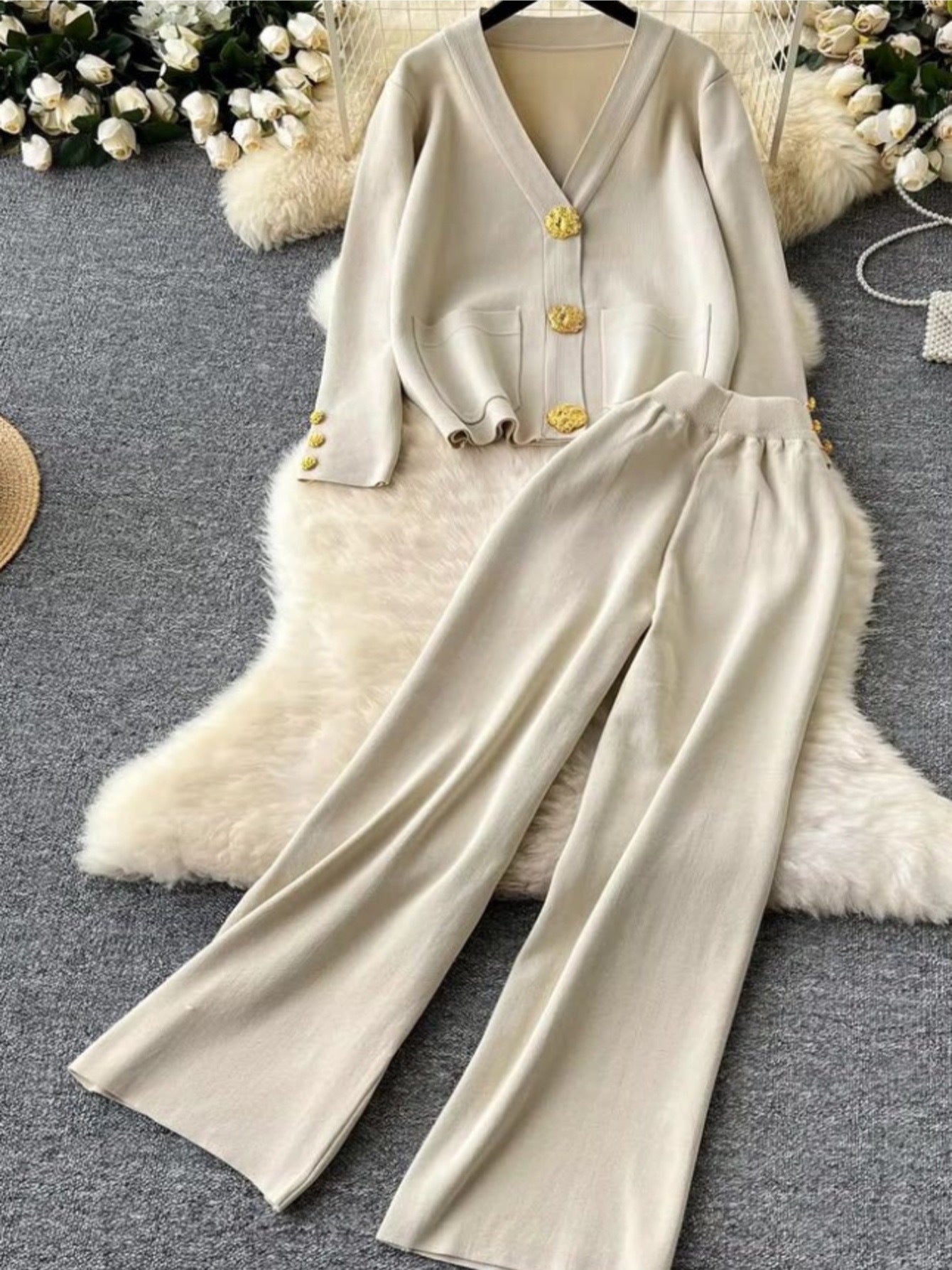 Set di cardigan e pantaloni in maglia elegante a due pezzi, cardigan con bottoni a maniche lunghe e scollo a V, pantaloni a gamba dritta, abbigliamento da donna