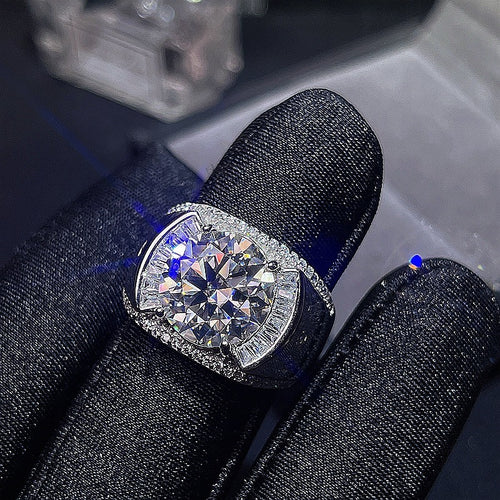 1pc 5ct Anello da uomo con diamante moissanite, pietra centrale a taglio rotondo con pietre d'accento, lussuoso e versatile per l'uso quotidiano, anniversario, regali di fidanzamento per lui, lui, fidanzato, marito, papà, mamma, amico, gioielli per occasi