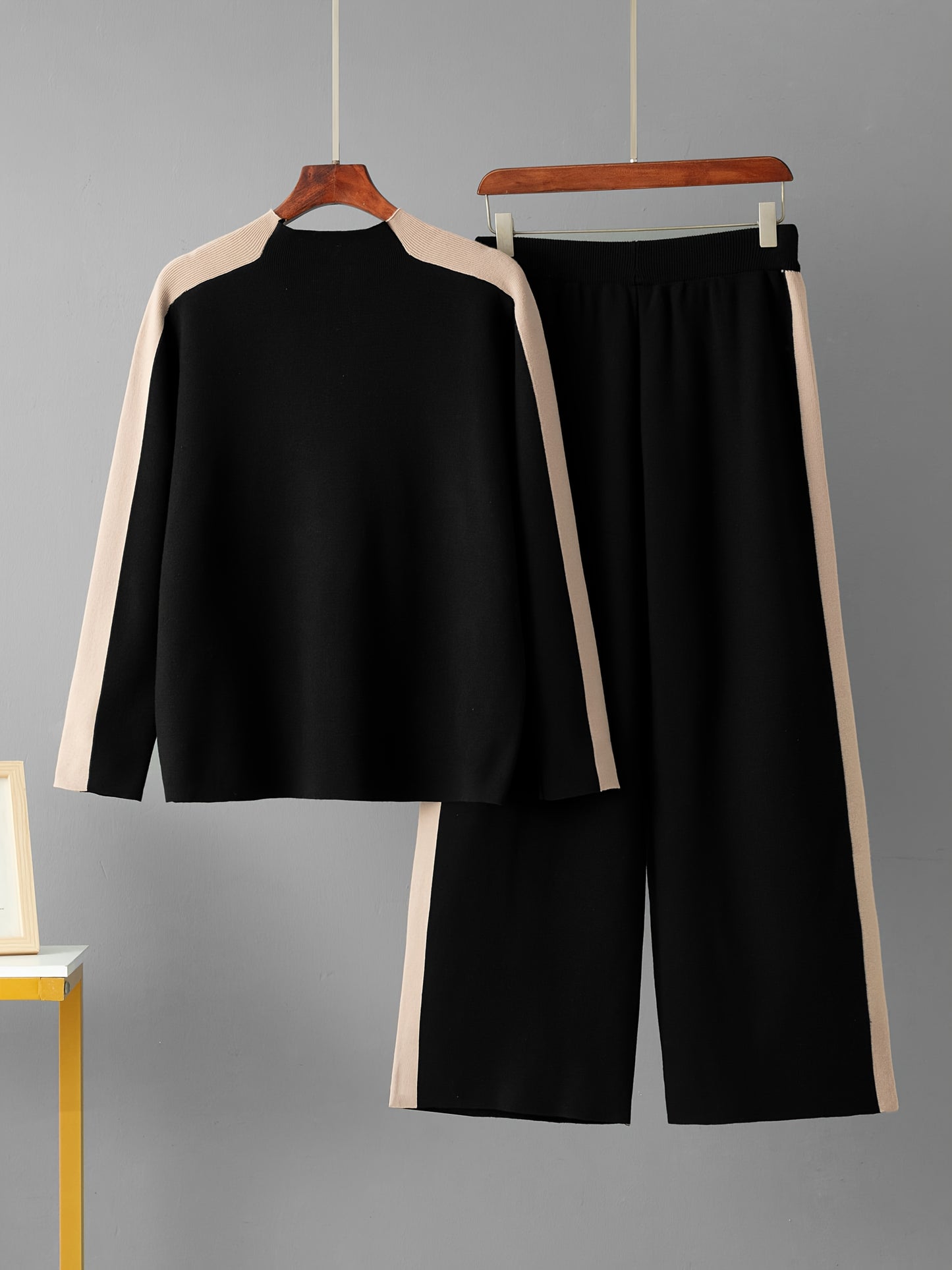Set casual da donna 2025 - Maglione a mezza gola beige con bordo nero e pantaloni a gamba larga, elegante maglieria per la primavera e l'autunno, abbigliamento casual|Stile casual|Costruzione, Maglieria da donna, Abito formale per donna, Abito casual e el