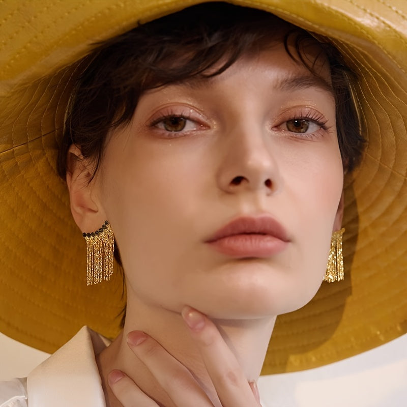 Orecchini con nappe dorate, orecchini a forma di arco lungo esagerato alla moda con design semplice ed elegante e spille argentate