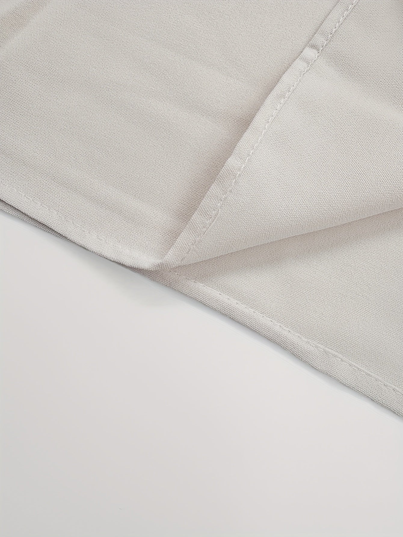 Nuovo set di magliette casual da donna con maniche lunghe e scollo rotondo, set classico semplice in tinta unita, maglietta con maniche lunghe e scollo rotondo e pantaloni casual per le vacanze e l'abbigliamento casual.