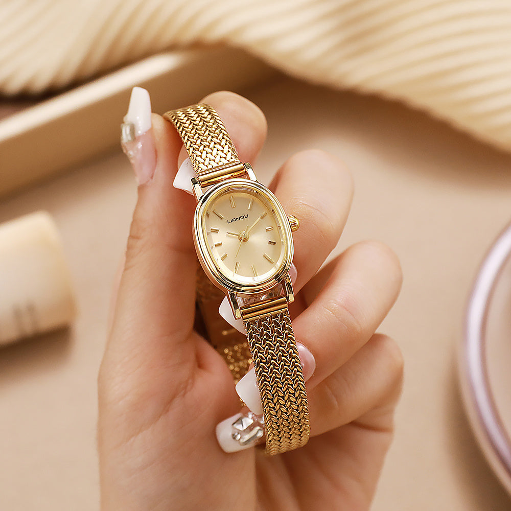 1pc SOKI Women's Golden-Tone Watch - Elegant Minimalist wristwatch with Alloy Chain-like Band, Quartz Movement, Everyday & Formal Jewelry - Perfect Gift for Women, Commuter Accessory, Goldtone Finish, Sleek Design, Stylish Accessory, Durable Material, Fas