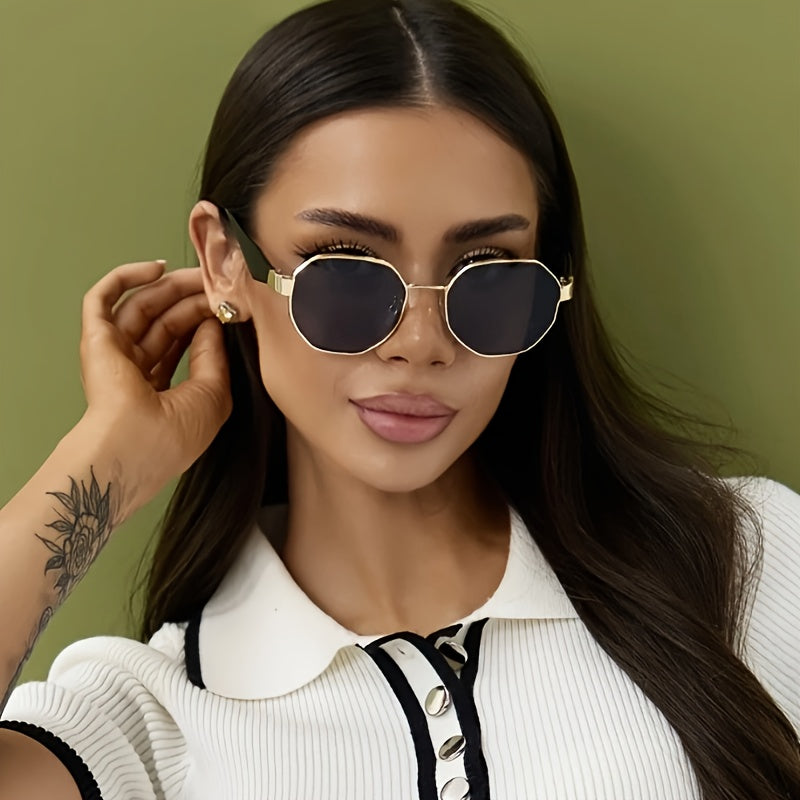 Women'S Stylish Golden-Tone Metal Frame Round Fashion Glasses - Sleek Minimalist Design with Decorative Lenses, Lightweight Plastic Hinges for Casual & Formal Wear, Everyday Eyewear, Sophisticated Eyewear, Durable Eyeglasses