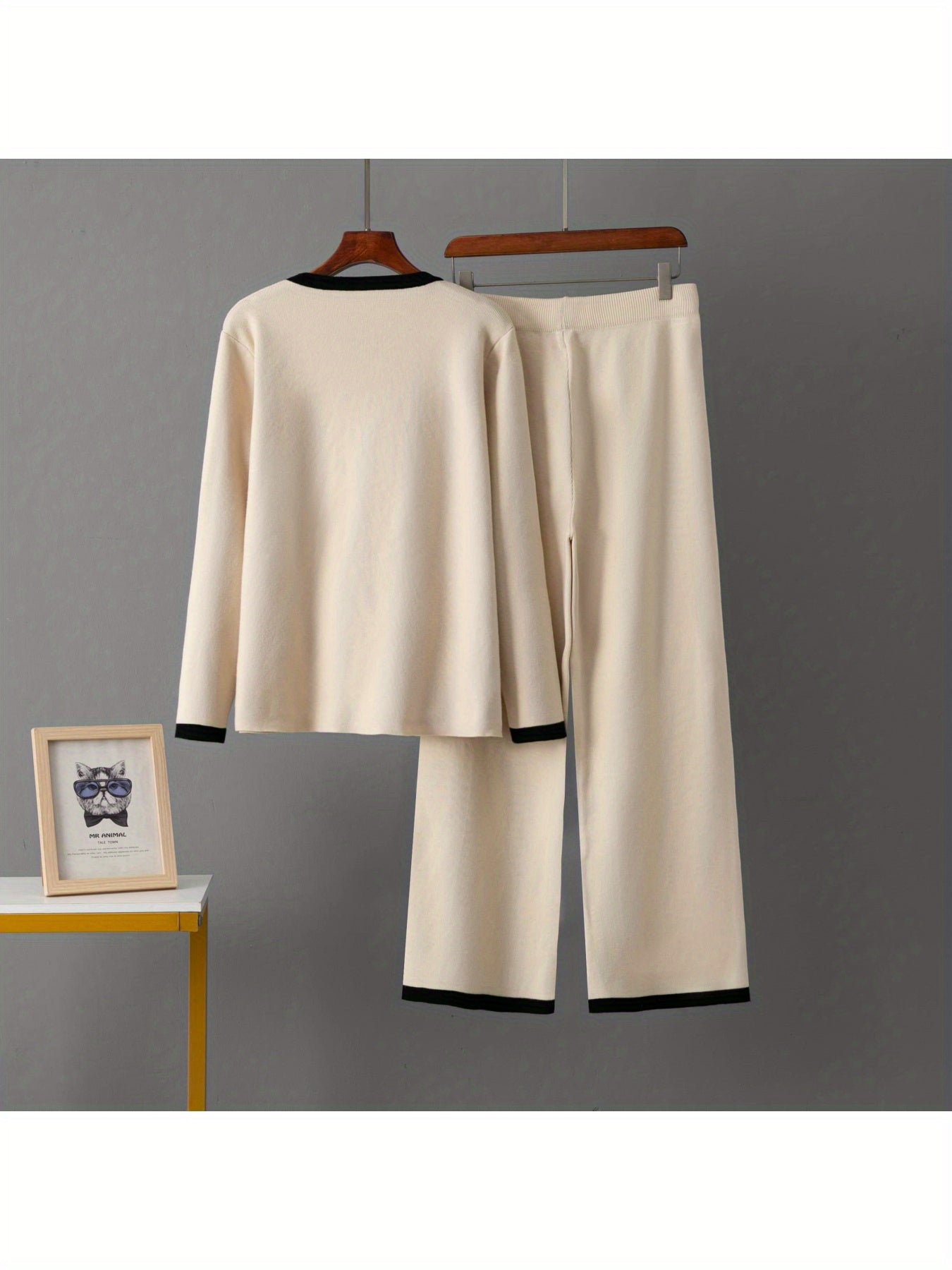 2025 Pantaloni a gamba larga per l'autunno e l'inverno fanno sembrare sottile e ridurre l'età il set di due pezzi di piccolo stile di fragranza alla moda casual per le donne