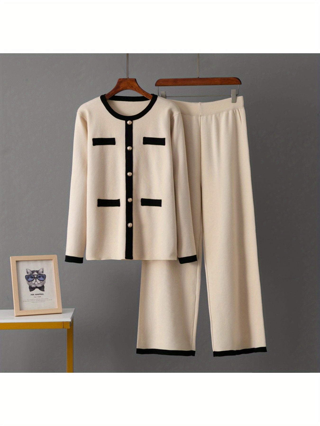 2025 Pantaloni a gamba larga per l'autunno e l'inverno fanno sembrare sottile e ridurre l'età il set di due pezzi di piccolo stile di fragranza alla moda casual per le donne