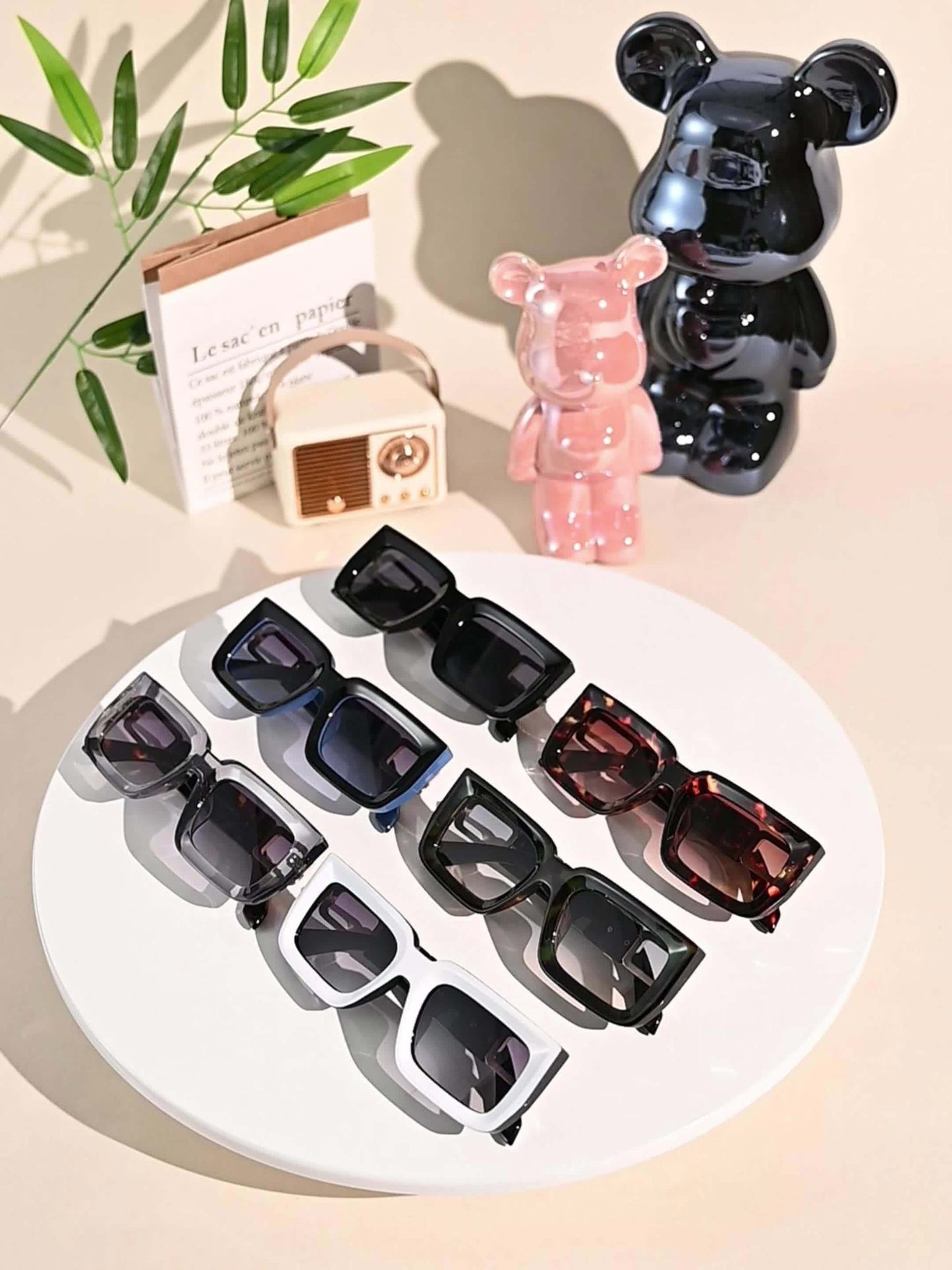 OUTU Retro Casual Stile Vintage Quadrato Occhiali da Uomo con Tempie Scolpite in Metallo, Adatti per Varie Occasioni.