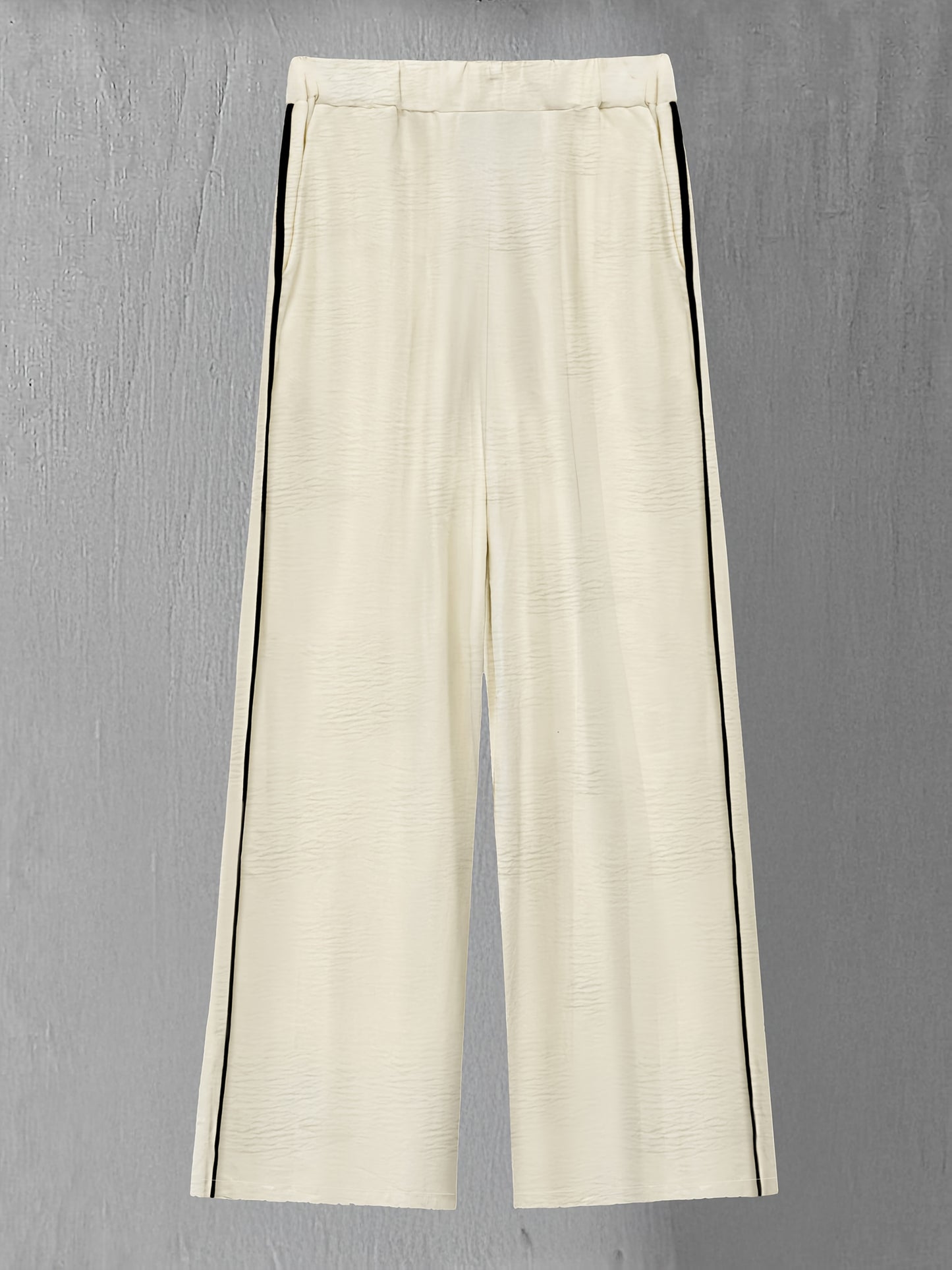 Set di pantaloni alla moda per donna, composto da top a maniche lunghe color block e pants casuali: un set elegante