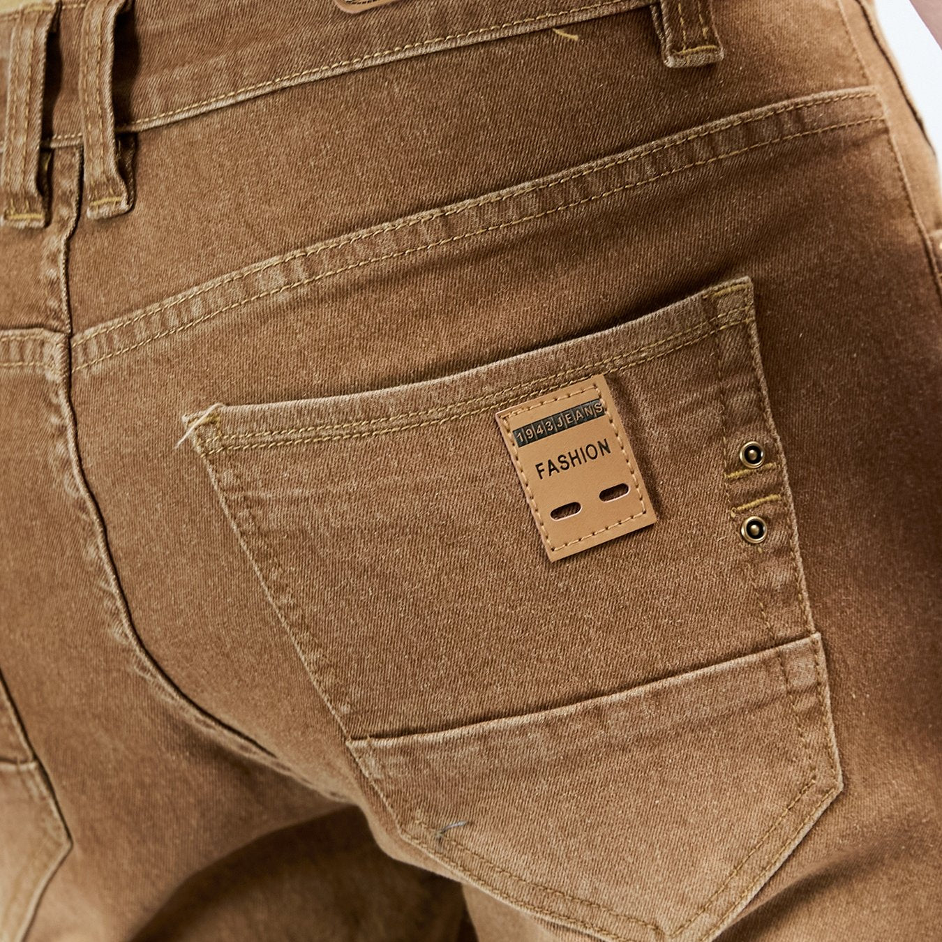 1pezzo Pantaloni casual da uomo slim-fit in denim sintetico, con chiusura a bottoni, comodi per tutte le stagioni, lavaggio leggero, kaki, versatili per abbigliamento casual, abbigliamento confortevole | Slim Fit Faux Denim | Tessuto resistente