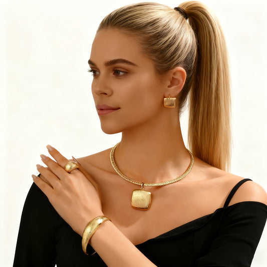 Set di gioielli da donna 4 pezzi - Elegante collana a catena quadrata color oro, bracciale, anello e orecchini, stile vintage, perfetto per feste e regali, da indossare in tutte le stagioni, gioielli da festa | Gioielli vintage | Gioielli in rame