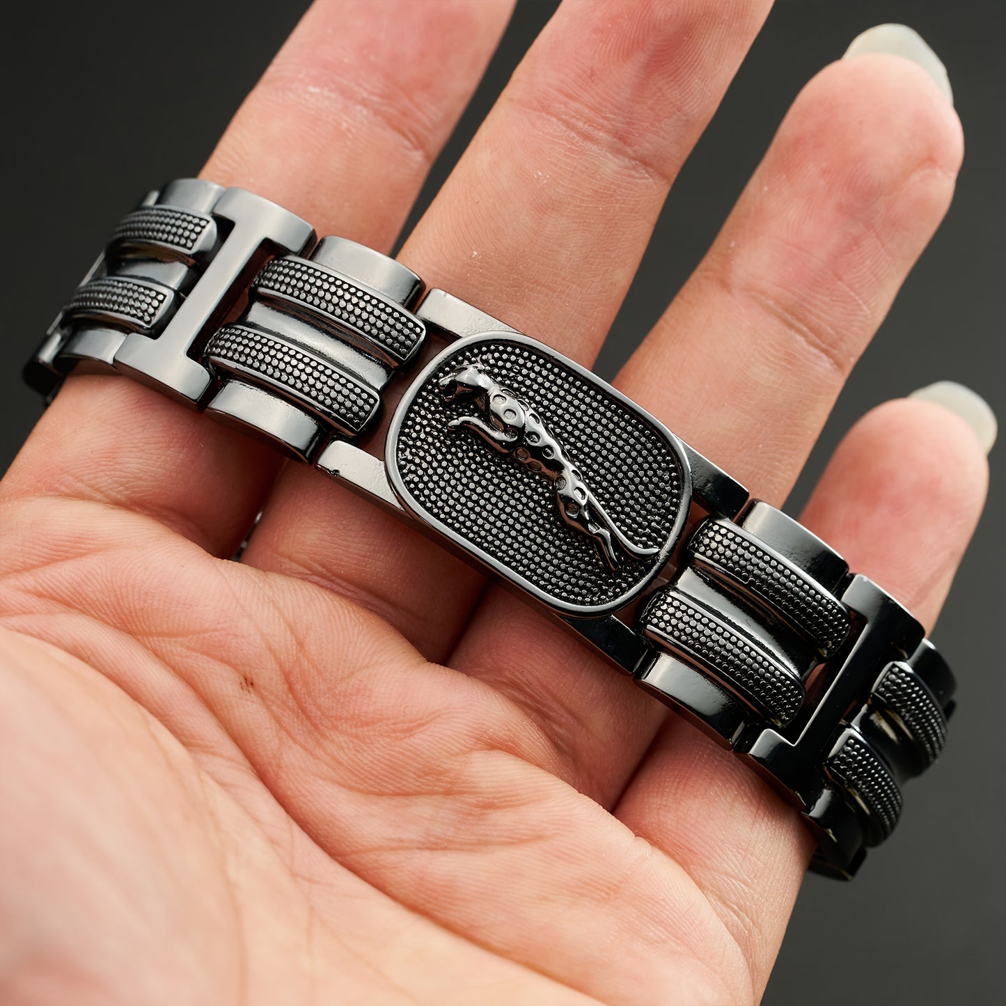 1pz Braccialetto da Polso Stile Vintage Placcato Oro con Leopardo per Uomo e Donna, Design di Lusso Adatto all'Uso Quotidiano - Il Miglior Regalo per San Valentino o la Festa del Papà