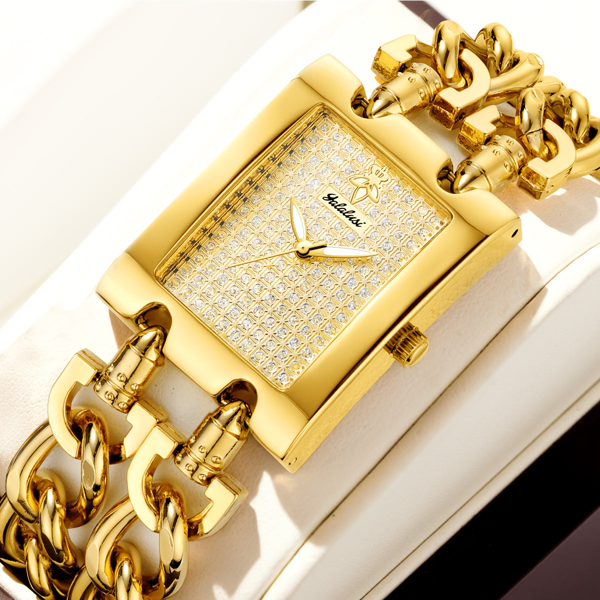 YaLaLuSI Orologio da Donna in Quarzo Dorato Glamour con Quadrante Decorato di Strass, Lancette Luminose e Bracciale a Catena Robusto - Esclusivo Display Analogico per Tutte le Occasioni, Include Scatola Regalo - Il Regalo Perfetto per Famiglia e Amici, Or