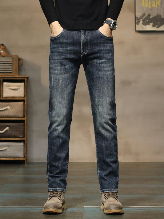Pantaloni da uomo slim-fit a gamba dritta in denim finto - Lavaggio vintage classico in denim finto, tessuto comodo elasticizzato, vita media, lavabile in lavatrice, abbigliamento casual per tutte le stagioni, colore solido con tasche funzionali e chiusur