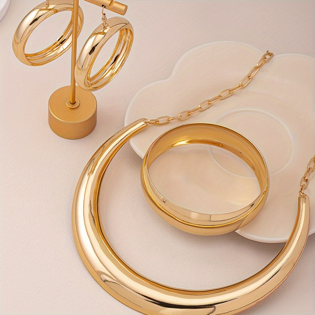 Set di gioielli alla moda urban chic - Collana, bracciale e orecchini a cerchio in lega di stile semplice per abbigliamento quotidiano e da festa