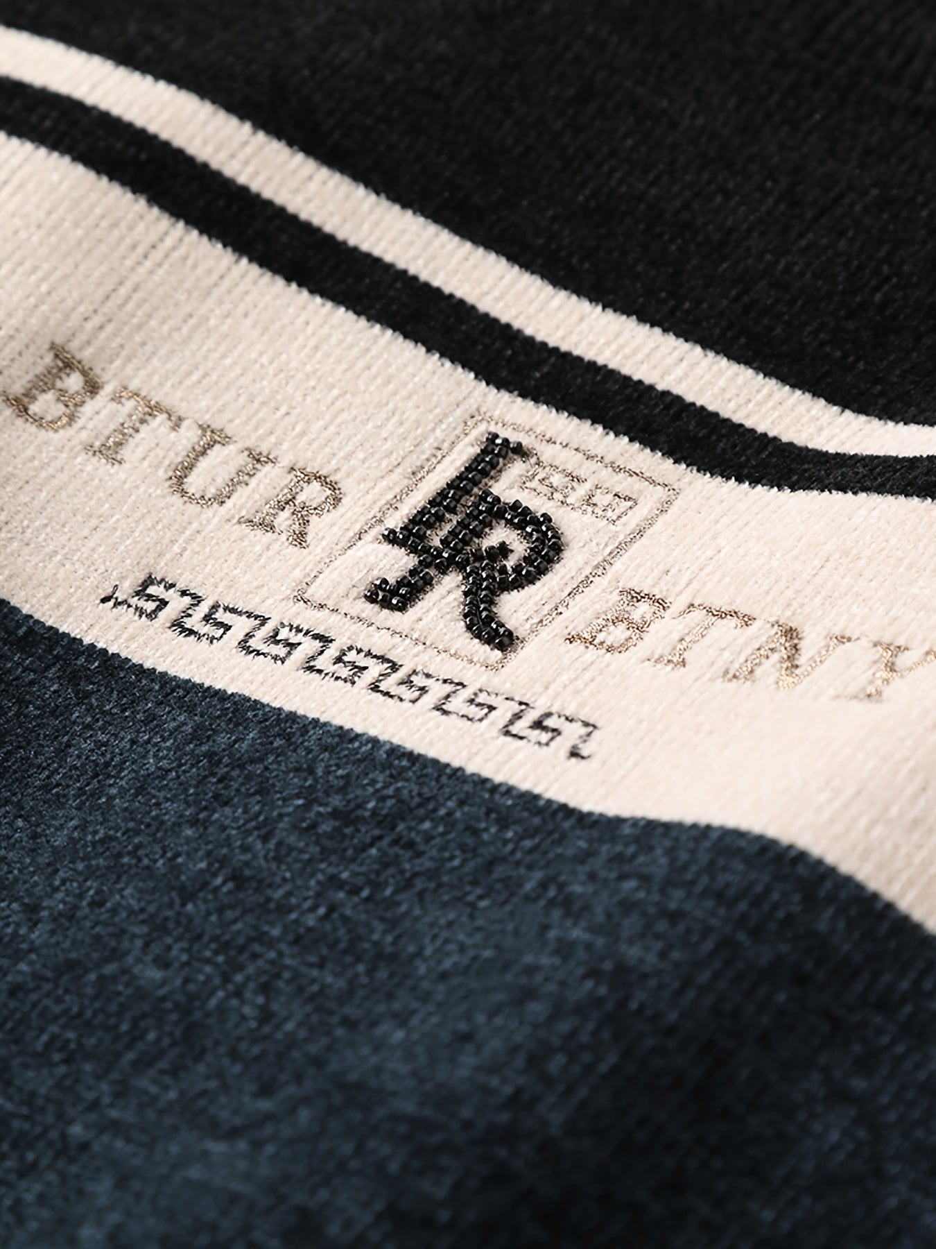 Maglione Invernale Termico Foderato in Pile Uomo Genghis - Design a Righe con Logo Lettere, Collo Tondo Maniche Lunghe, Lavabile in Lavatrice Taglio Regolare, Abbigliamento per il Freddo, Polsini e Orlo Costolati