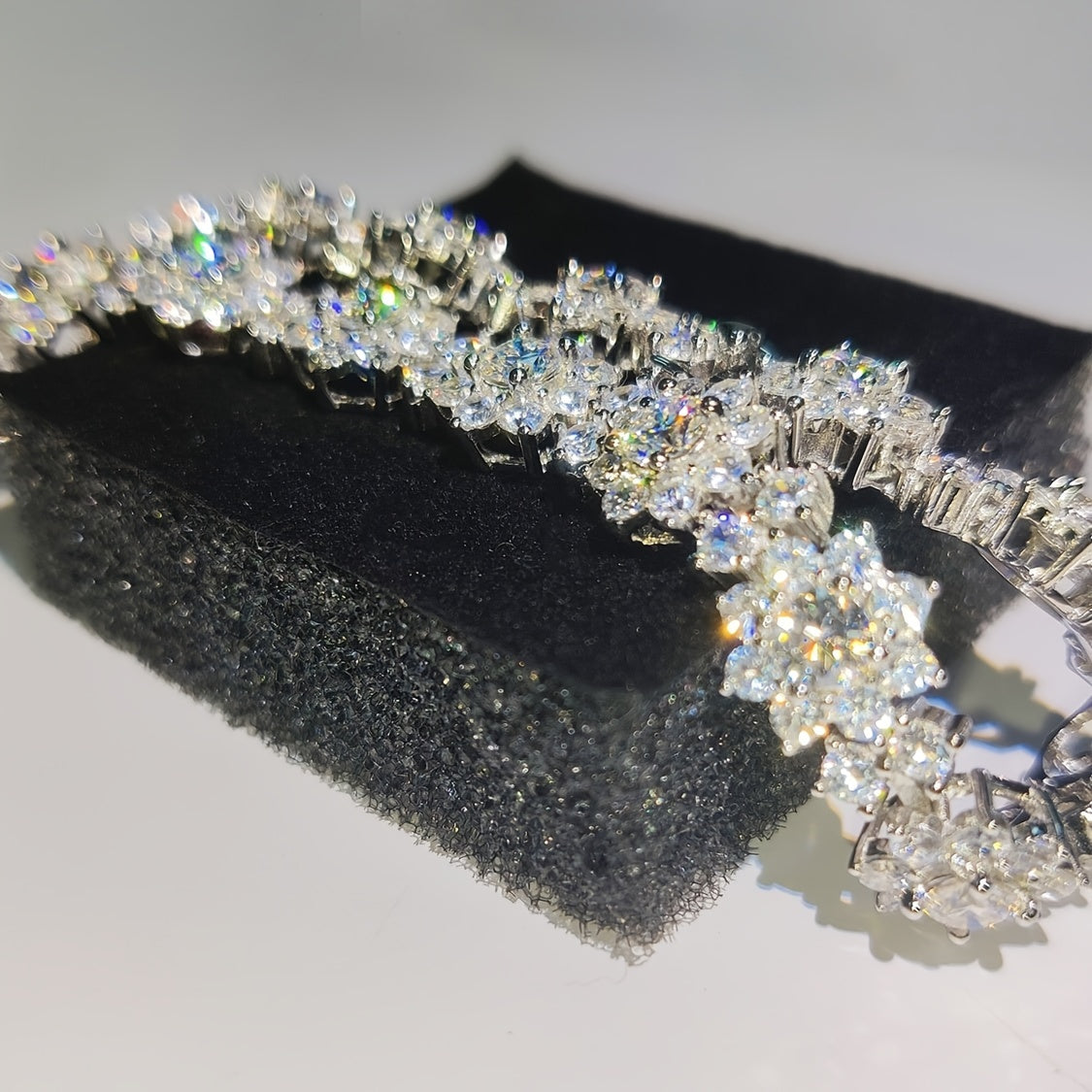 1 braccialetto da 1 pezzo in S925 925 925 argentato con intarsi di moissanite e girasoli, braccialetto floreale vintage hip hop alla moda per Halloween, Natale, Black Friday, feste e regali di compleanno, Fudazhubao, accessorio per le feste, regalo di com