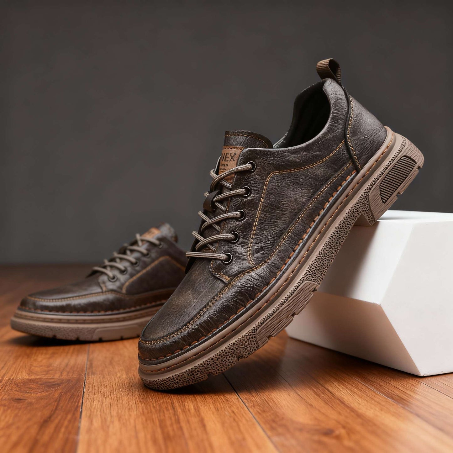 Velion Minimal Leather Sneakers