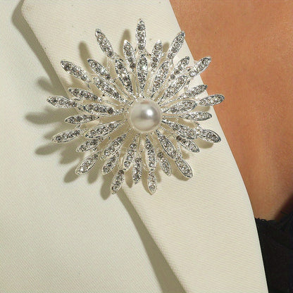 Spilla a doppio strato di lusso con perle di imitazione e strass, accessorio di moda per abbigliamento femminile, versatile per l'uso quotidiano, compatibile con tutte le stagioni.
