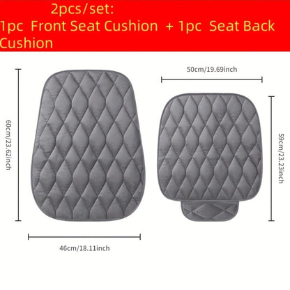 Un set di due cuscini per auto, essenziali per l'autunno e l'inverno, con morbide fodere in peluche e tasche portaoggetti per una guida confortevole, compatibili con vari interni auto e realizzati in memory foam.