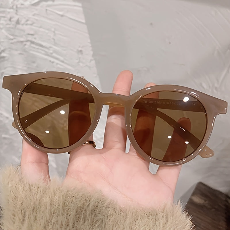 Occhiali da Sole con Montatura Rotonda per Donne - Stile 2025 Nuovo Design Bianco, Set Decorativo Retro con Custodia e Panno