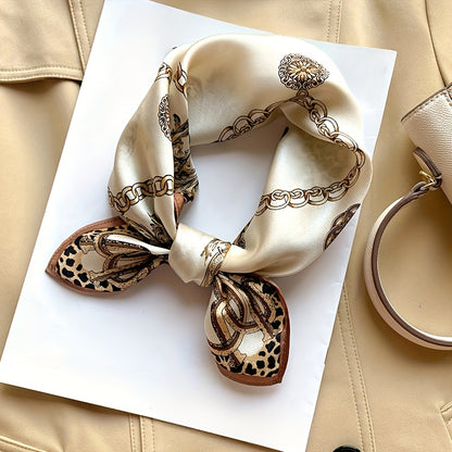 Sciarpa di Seta al 100% di Gelso Quadrata da 53.01 cm - Stile Palazzo Europeo con Stampa Floreale e Dorata, Accessorio di Moda Lusso in Beige e Oro per Donne, Regalo Elegante per Pendolari, Appuntamenti, Feste, Accessorio per Serate Romantiche | Artigiana