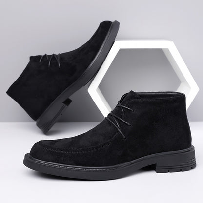 JL2376 è un paio di eleganti stivali derby versatili per tutte e quattro le stagioni, disponibili in 11 taglie. Questi scarpe da uomo sono alla moda, adatte per l'abbigliamento business e casual, e offrono comfort per le uscite quotidiane. Sono ideali per