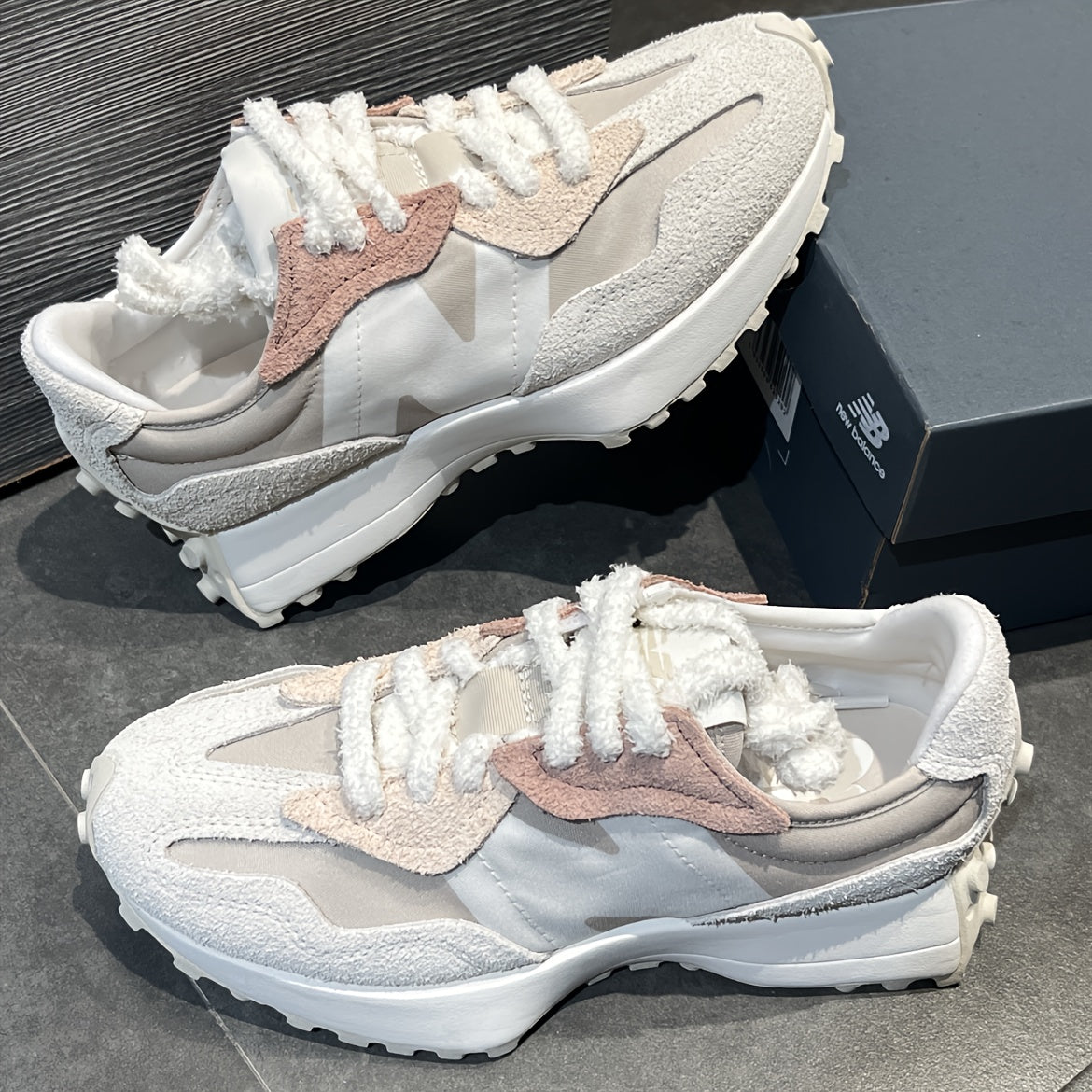 NEW BALANCE 2025 Sneakers Retro Unisex a Bassa Altezza - Beige/Bianco con Suola in Gomma Durevole per Tutte le Stagioni e Tessuto Traspirante, Ideali per Palestra, Casual e Calzature Sportive