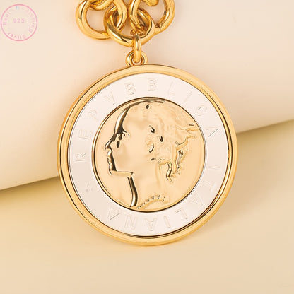 Un bracciale in argento sterling per donna, con bracciale a catena con moneta lira in alfabeto goffrato, bracciale a catena, bracciale con ciondolo, un regalo per la nipote, regalo di San Valentino, regalo di compleanno, abbinamento gioielli matrimonio, c