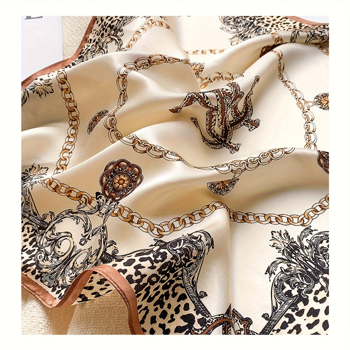 Sciarpa di Seta al 100% di Gelso Quadrata da 53.01 cm - Stile Palazzo Europeo con Stampa Floreale e Dorata, Accessorio di Moda Lusso in Beige e Oro per Donne, Regalo Elegante per Pendolari, Appuntamenti, Feste, Accessorio per Serate Romantiche | Artigiana