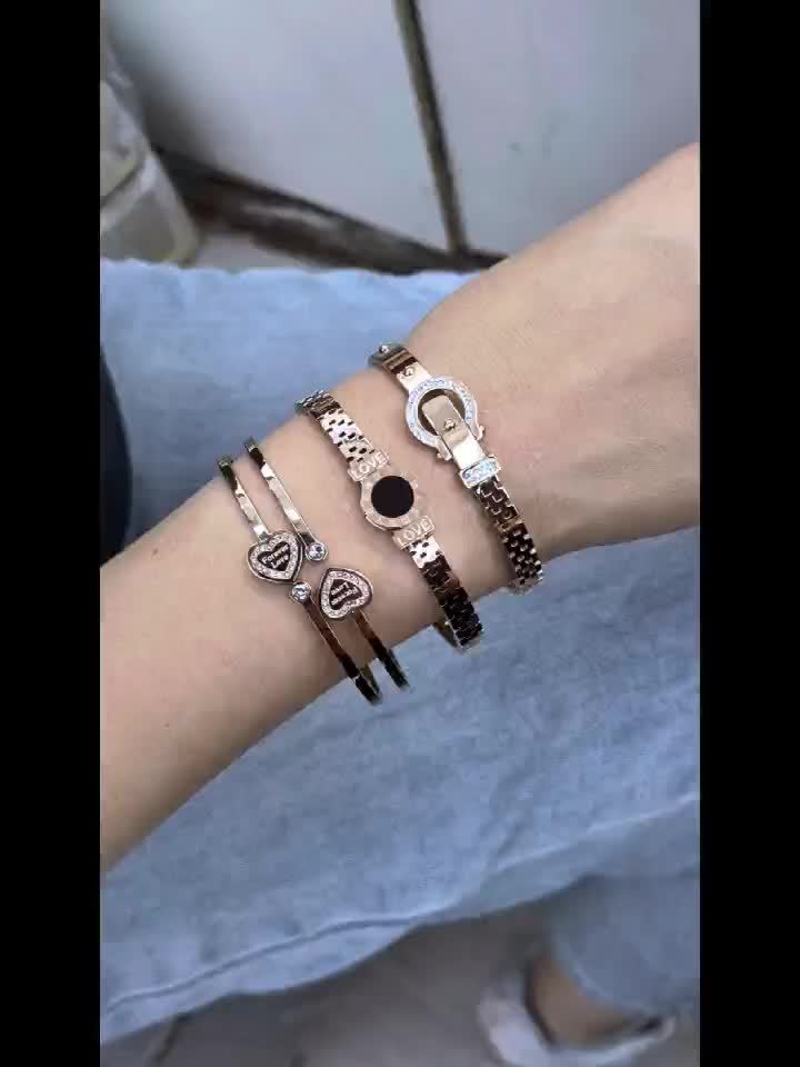 3 pezzi, bracciale da donna in acciaio inossidabile, pendente romano a doppia amore intarsiato con zirconi scintillanti, alla moda e versatile, molto adatto per l'uso quotidiano e come regalo