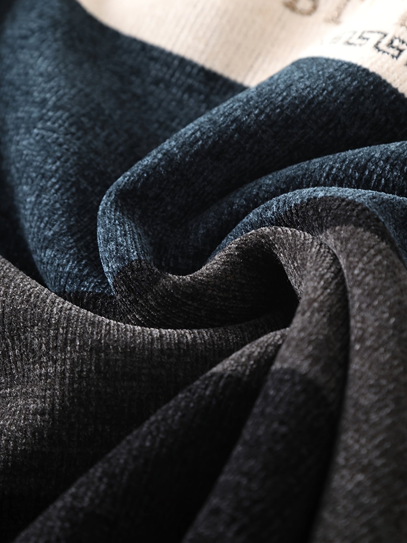 Maglione Invernale Termico Foderato in Pile Uomo Genghis - Design a Righe con Logo Lettere, Collo Tondo Maniche Lunghe, Lavabile in Lavatrice Taglio Regolare, Abbigliamento per il Freddo, Polsini e Orlo Costolati