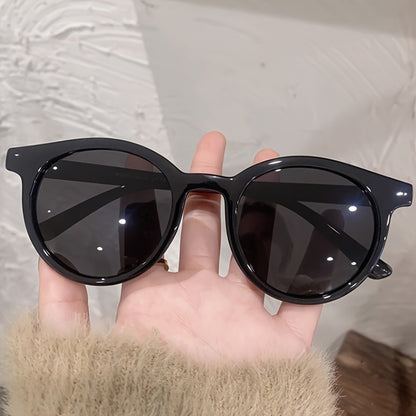 Occhiali da Sole con Montatura Rotonda per Donne - Stile 2025 Nuovo Design Bianco, Set Decorativo Retro con Custodia e Panno