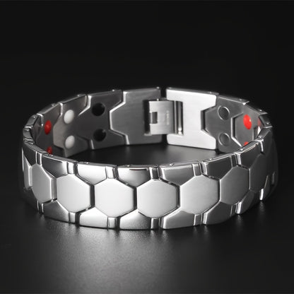 Linea Active - Bracciale in Acciaio Titanio Resistente - Design (Calcio) con Perle Esagonali Nero/Grigio e Accento Rosso -