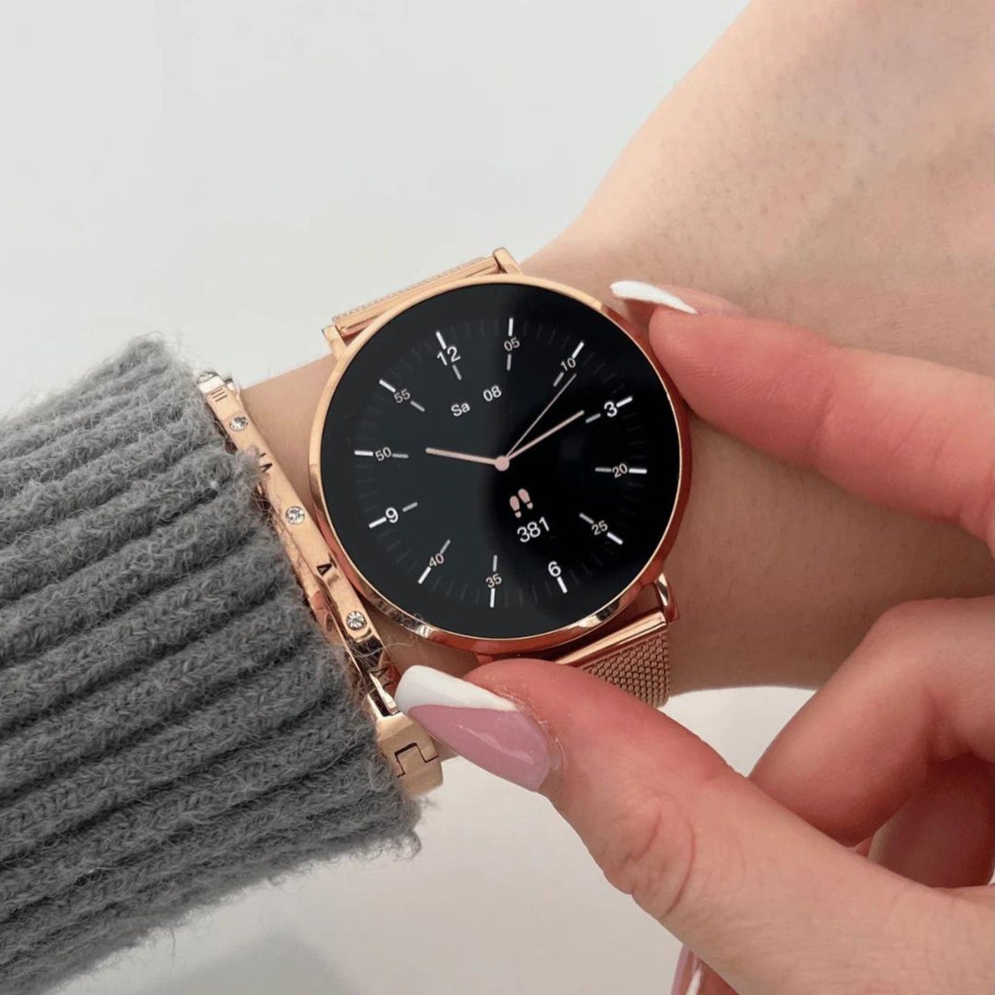 Aura™ – Smart Elegance Watch