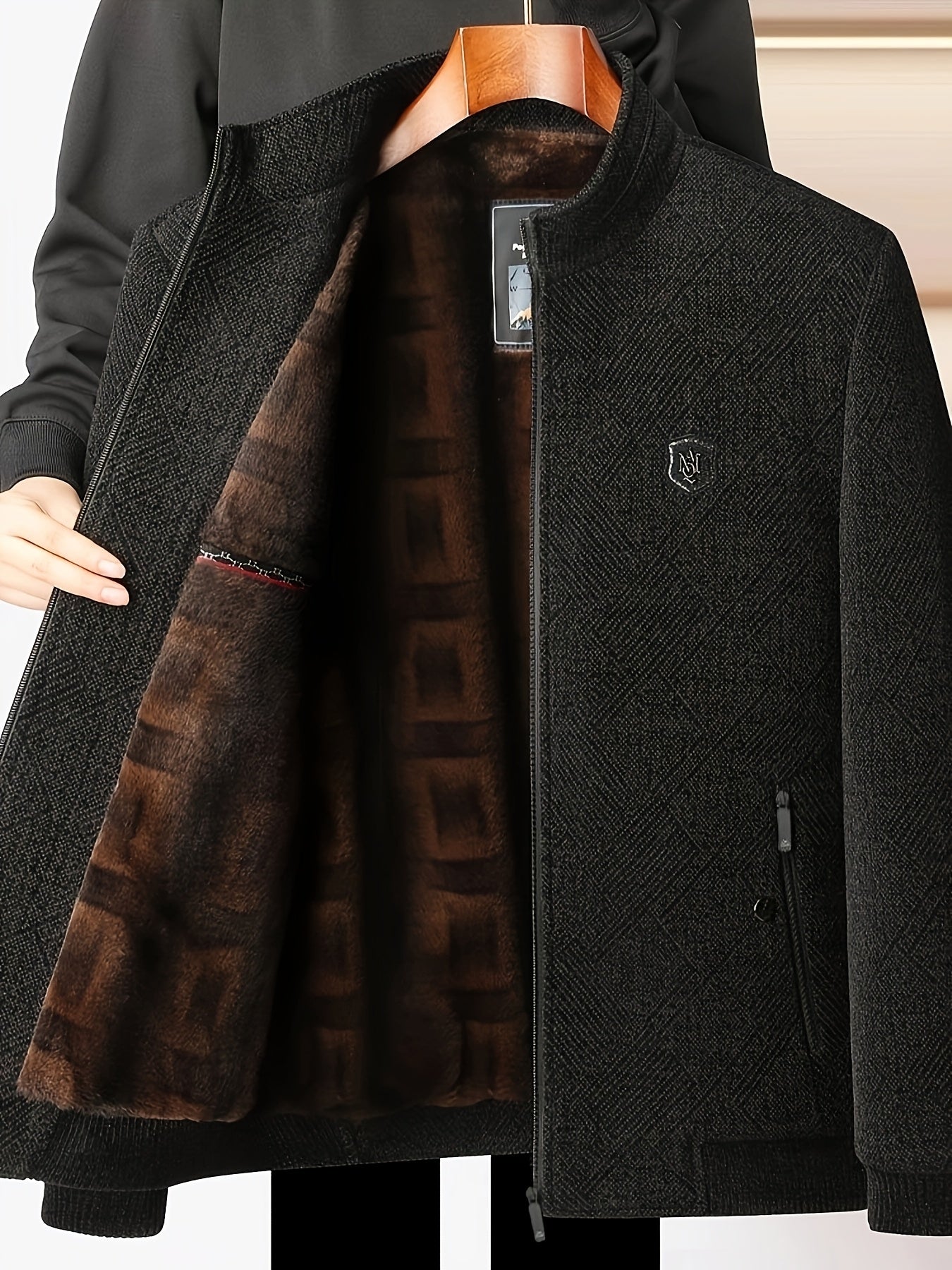 Lisen OBM Giacca Invernale Uomo con Fodera in Pelliccia di Lusso - Cappotto a Collo Alto e Zip Completa, Interno Nero/Marrone/Beige, Logo Dorato, Lavabile a Mano per Uomini Maturi, Idealmente adatto al Freddo & Occasioni Formali, Abbigliamento Invernale p