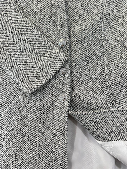 Women's Tweed Coat - Elegant, H-Silhouette Formal & Everyday Outerwear, Long Sleeve Winter Coat for Office, Parties, Casual Outfits - Non-Stretchy Mature Professional Jacket, Office Wear, Tailored Fit, Textured Fabric, Stylish Outerwear