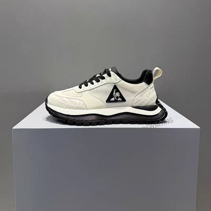 Scarpe da Ginnastica Uomo con Suola Spessa - Tomaia e Design Basso, Trazione per Tutti i Terreni in Bianco/Nero/Blu Navy/Rosso/Grigio/Beige – Scarpa Comoda Casual ed Elegante per Outdoor, Business o Abbigliamento Informale. Punta Arrotondata Traspirante a