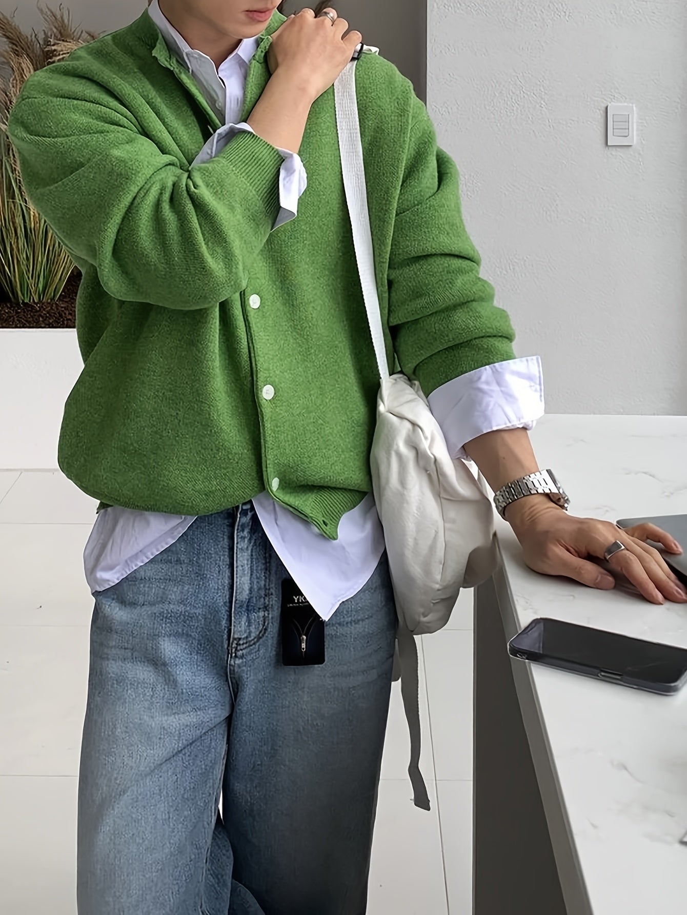 Maglione Cardigan Casual da Uomo - Tinta Unita con Maniche Lunghe e Bottoni, Pullover a Collo Rotondo Regular Fit per Autunno Inverno, Pezzo Versatile da Indossare sopra Jeans & Pantaloni Eleganti, Tessuto Confortevole