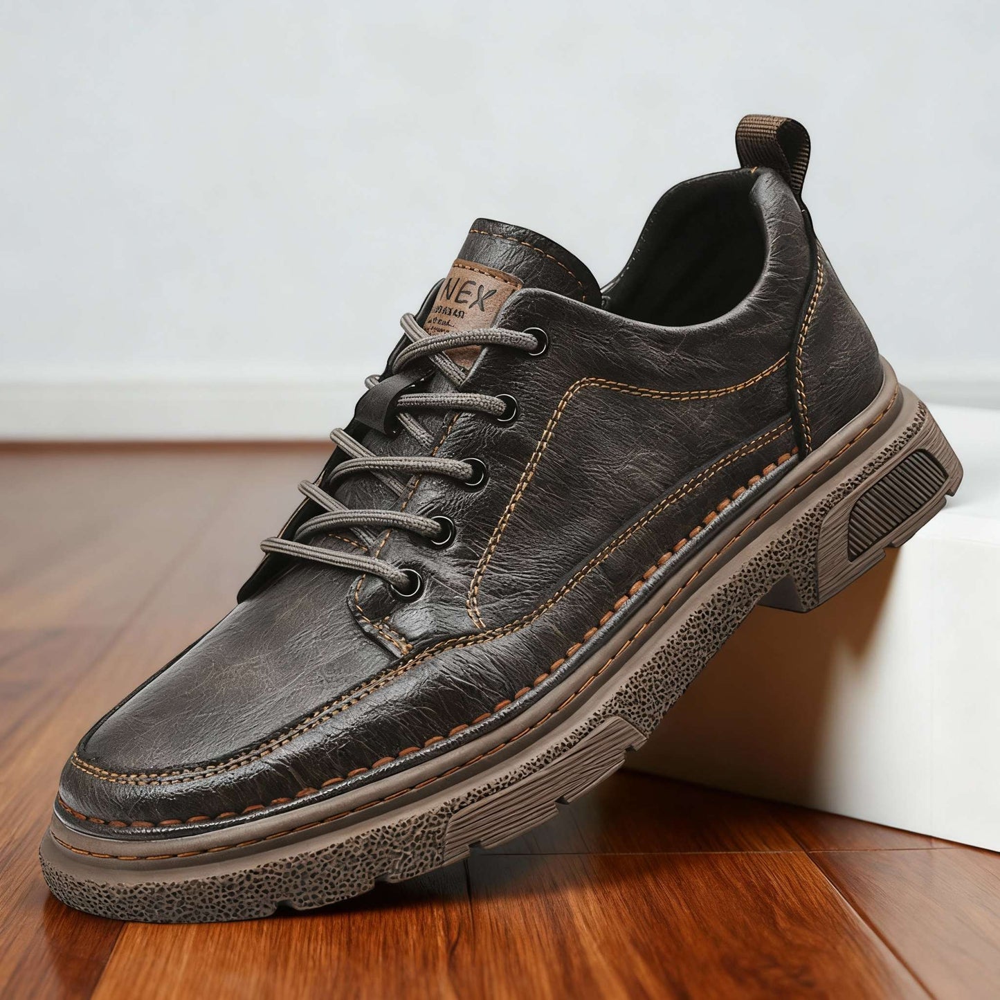 Velion Minimal Leather Sneakers