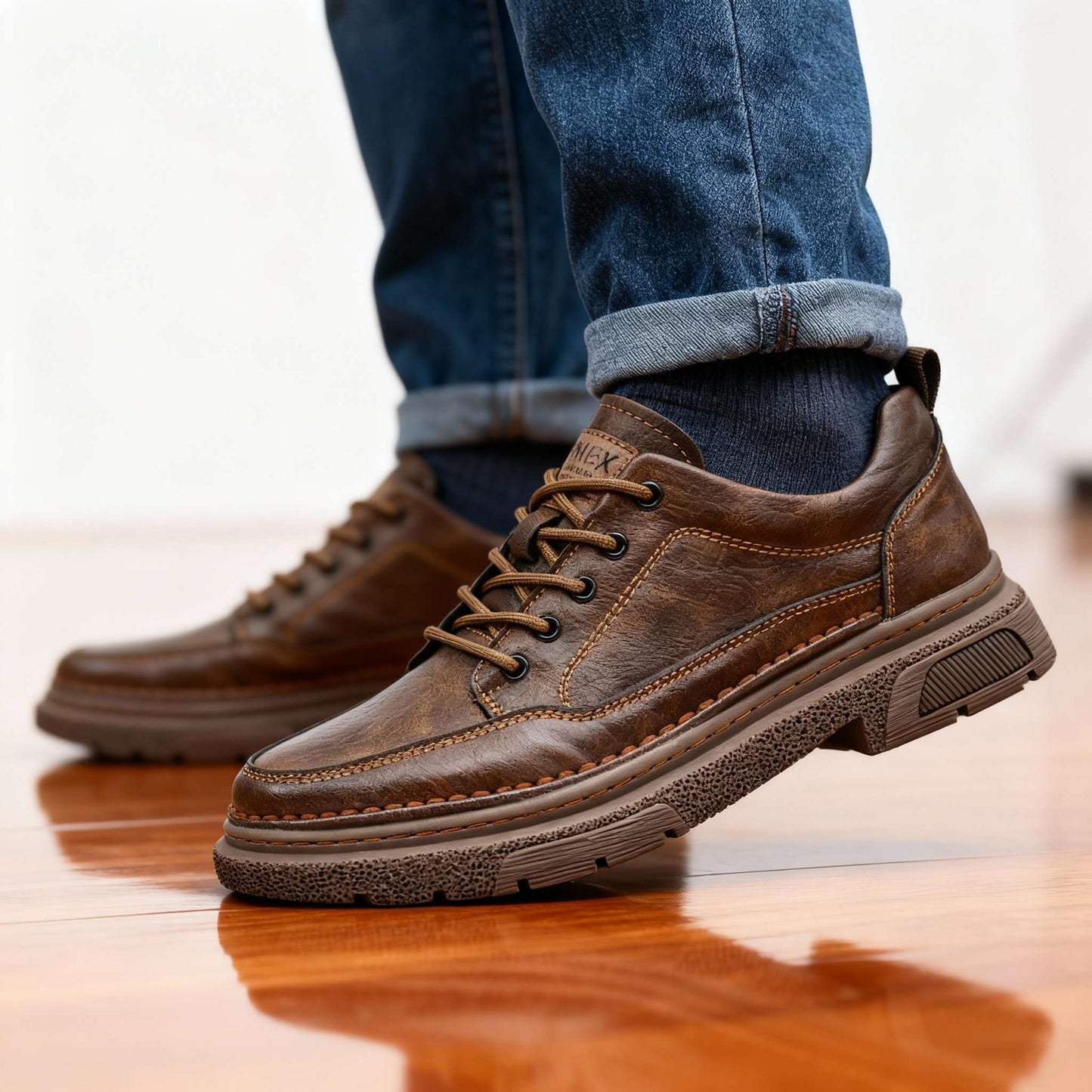 Velion Minimal Leather Sneakers
