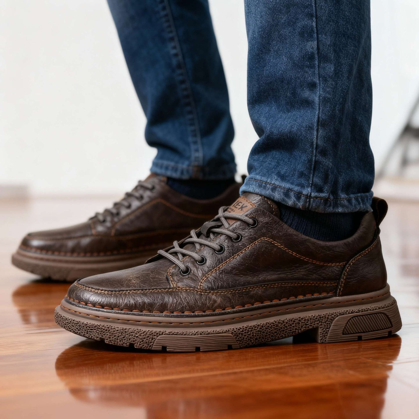 Velion Minimal Leather Sneakers